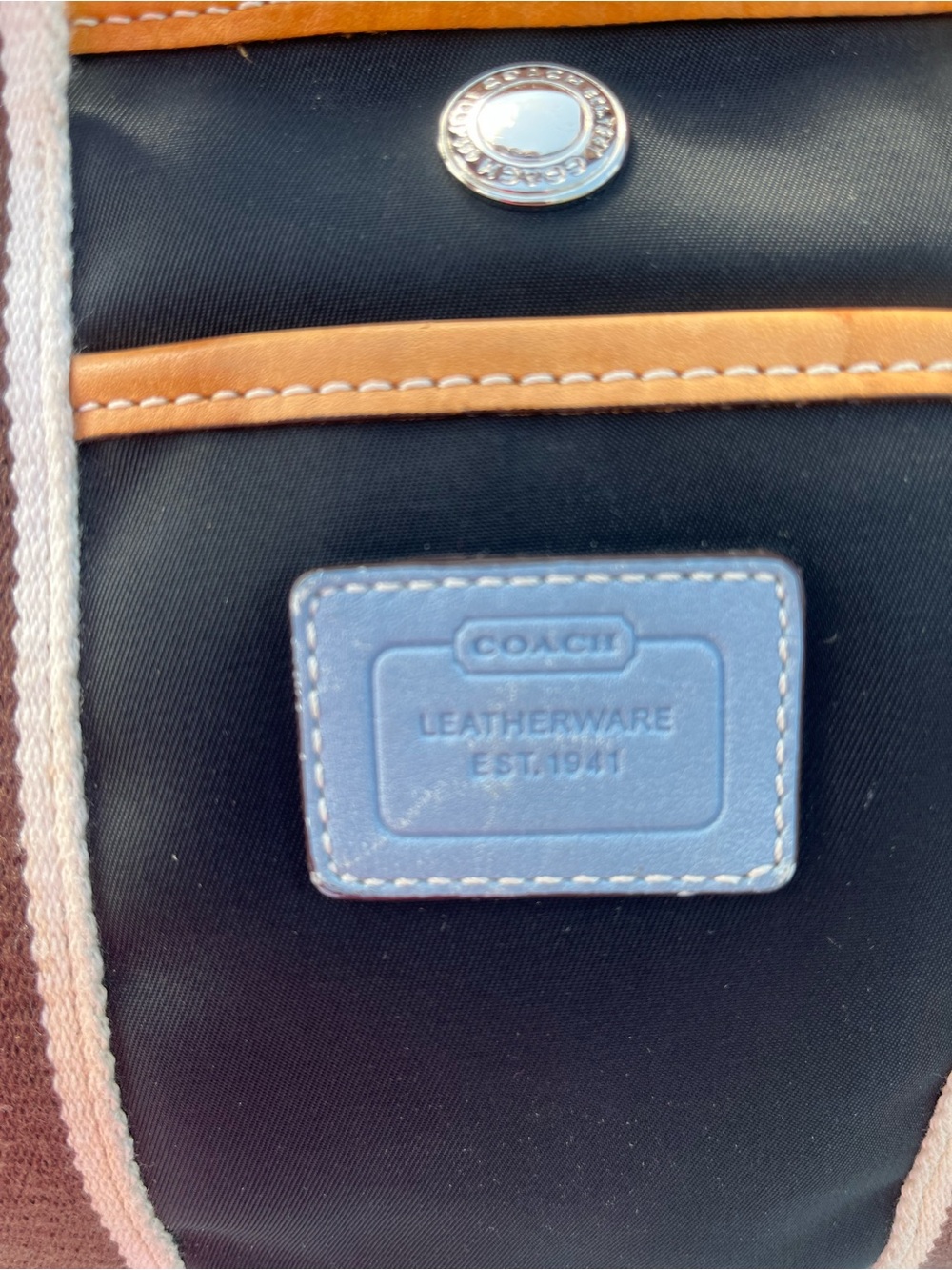 Coach Hamptons Vintage Nylon tote w/ matching wallet. 2003 - Picture 3 of 10